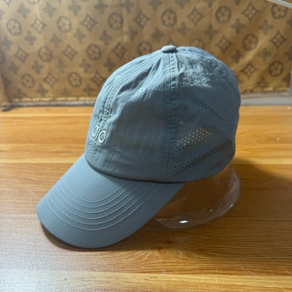ALO Yoga gray lightweight logo baseball cap